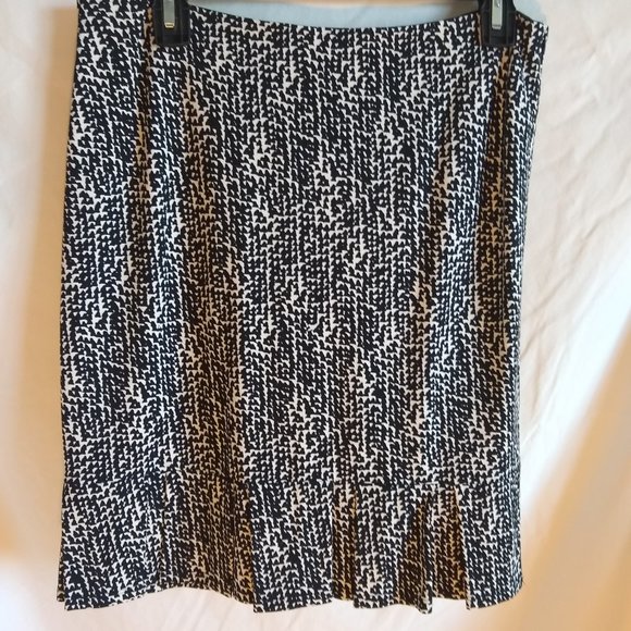 Ann Taylor Size 6 Petite Trumpet Style Skirt - Picture 4 of 4